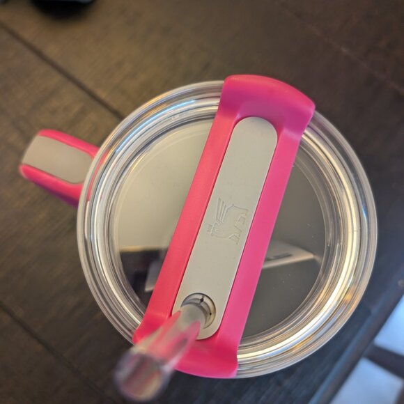 STANLEY QUENCHER H2.0 40OZ- BRIGHT PINK - Picture 5 of 6